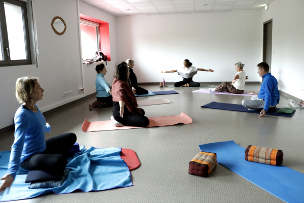 Yoga toutes nos couleurs