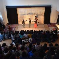 Spectacle théâtre La Passerelle dans l'agora de l'école Antoine de Saint-Exupéry - 30 janv 23
