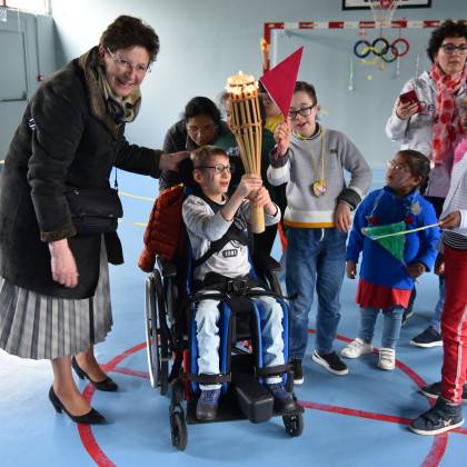 Transmission de la flamme olympique à l'IME Anaïs le 2/04/2024
